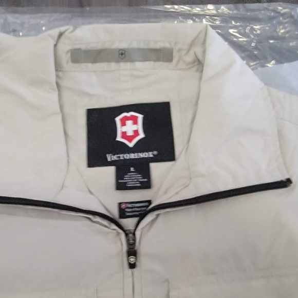 VICTORINOX  size L - Picture 2 of 10